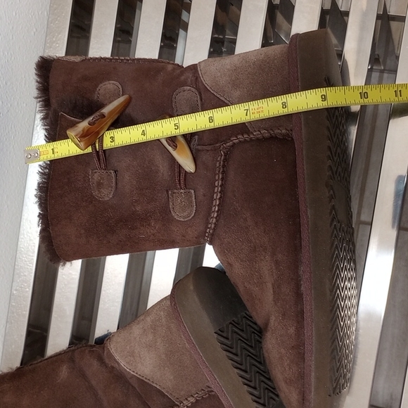 Boots - Picture 4 of 5